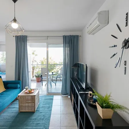 דירה Glabur - The Cozy Atelier - City, Free Parking & Wifi, Welcomes You!!!